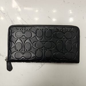 Coach Black Embossed Accordian Zip Wallet NWOT